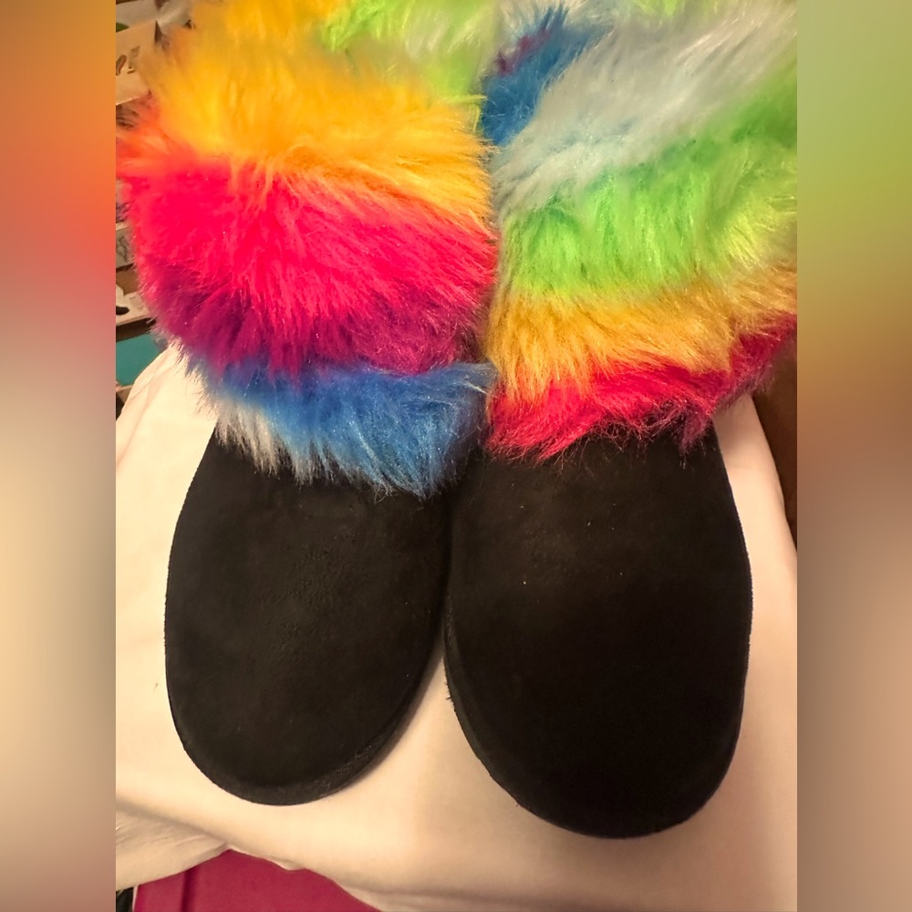 Fuzzy Boots - Hot Tomato Lil Kaylee Brand - Girls Size 5 - New in Box